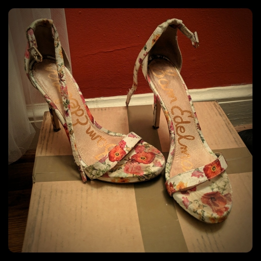 Sam Edelman flower sandal.